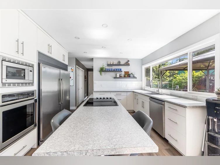 3730 James Crescent, Black Creek, BC, V9J 1E9 - 8