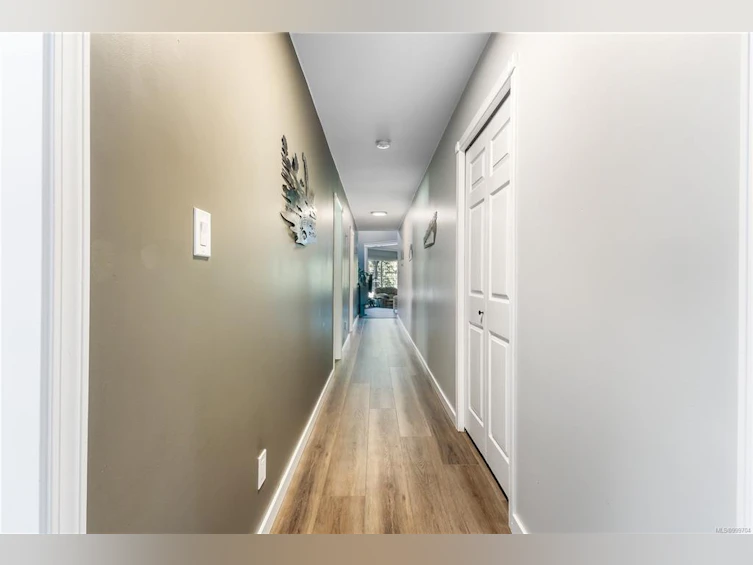 3730 James Crescent, Black Creek, BC, V9J 1E9 - 35
