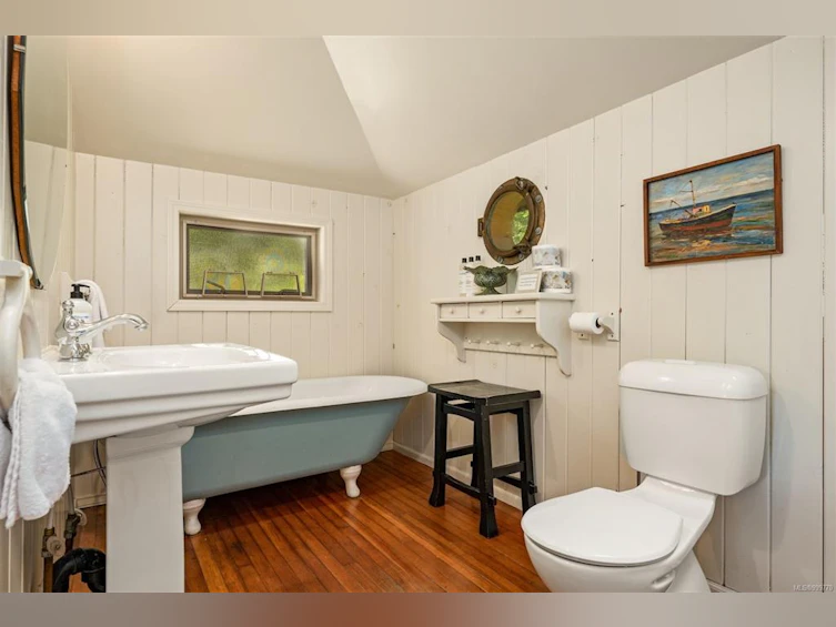 1076 Pacific Rim Highway, Tofino, BC, V0R 2Z0 - 14