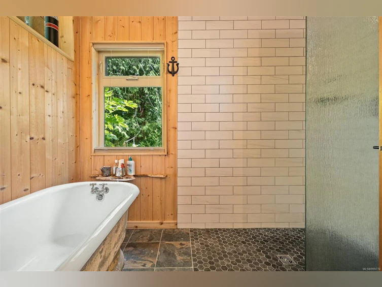 1076 Pacific Rim Highway, Tofino, BC, V0R 2Z0 - 36