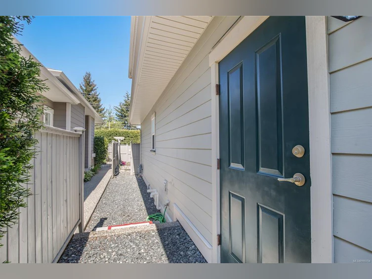 6138 Avery Lane, Nanaimo, BC, V9T 6R5 - 45
