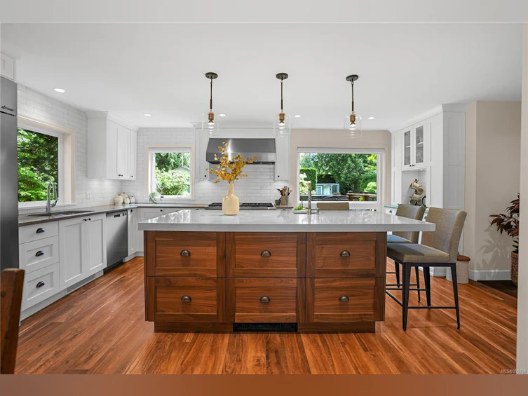 771 Helvetia Crescent, Saanich, BC, V8Y 1M1 - 2