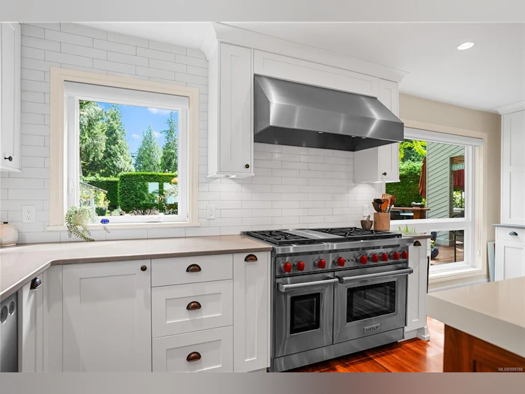 771 Helvetia Crescent, Saanich, BC, V8Y 1M1 - 5