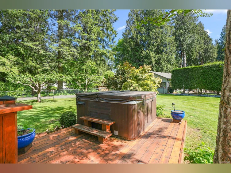 771 Helvetia Crescent, Saanich, BC, V8Y 1M1 - 32