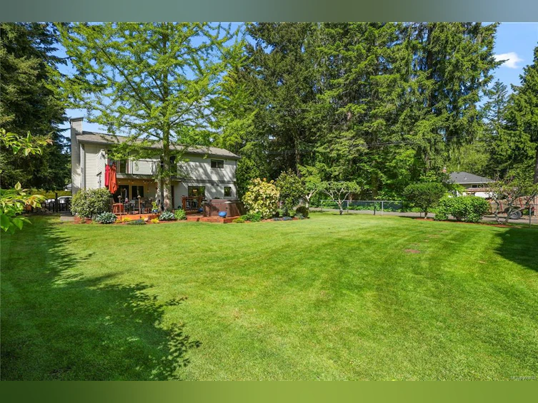 771 Helvetia Crescent, Saanich, BC, V8Y 1M1 - 34