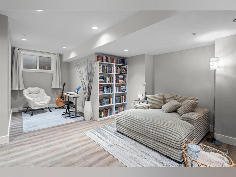 7884 Lochside Drive, Central Saanich, BC, V8M 2B9 - 20