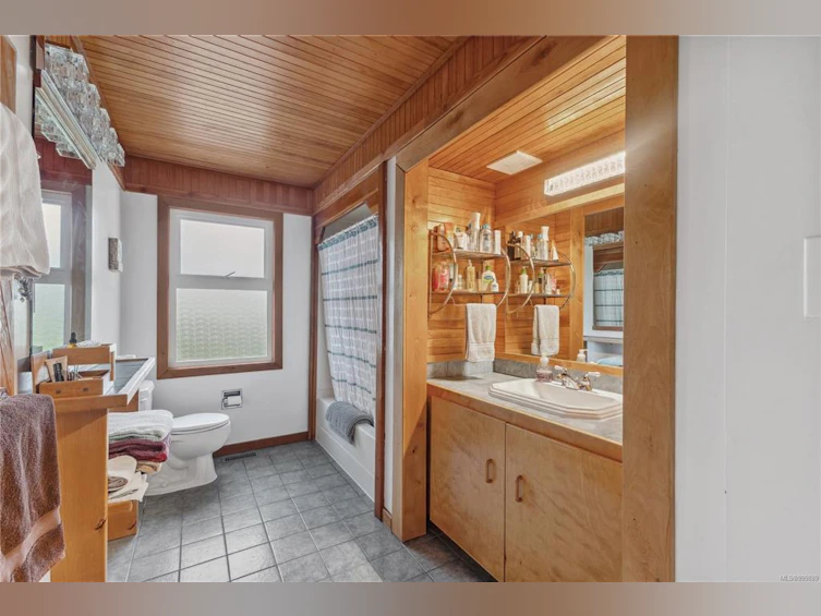 1346 Galerno Road, Campbell River, BC, V9W 1J9 - 17