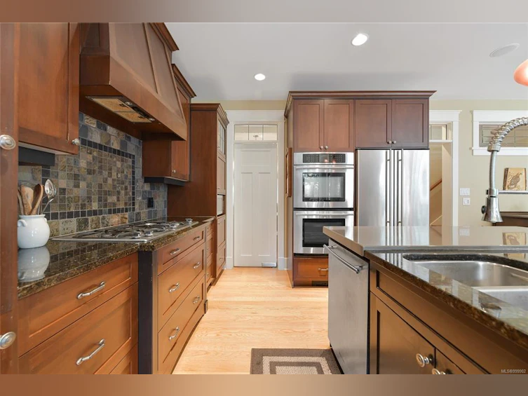 2175 Bartlett Avenue, Oak Bay, BC, V8S 2R1 - 9