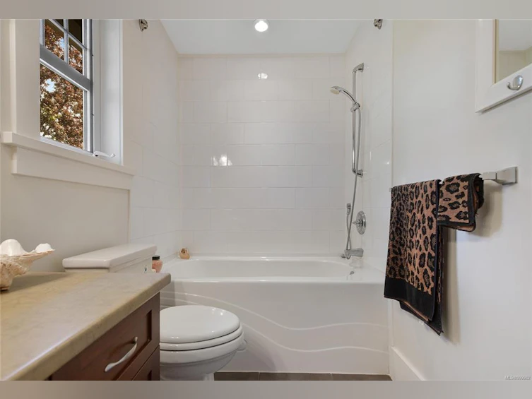 2175 Bartlett Avenue, Oak Bay, BC, V8S 2R1 - 42