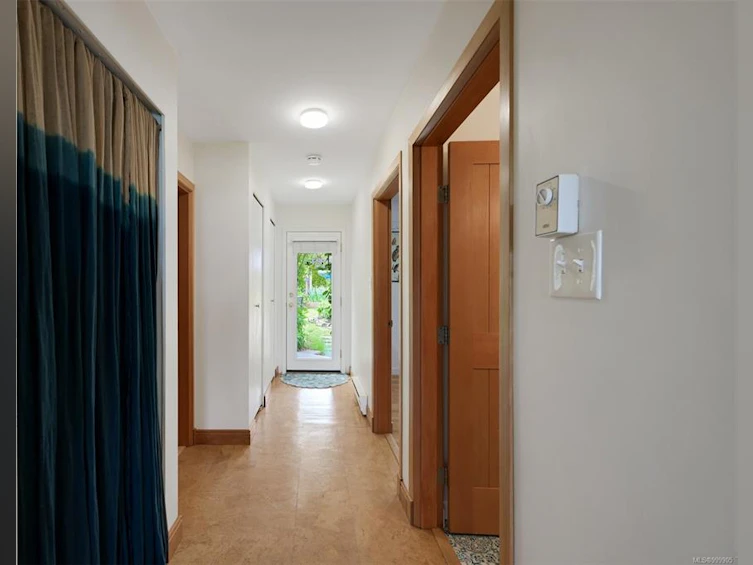 3316 Whittier Avenue, Saanich, BC, V8Z 3P9 - 25