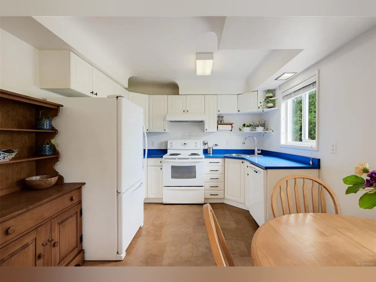 3316 Whittier Avenue, Saanich, BC, V8Z 3P9 - 16