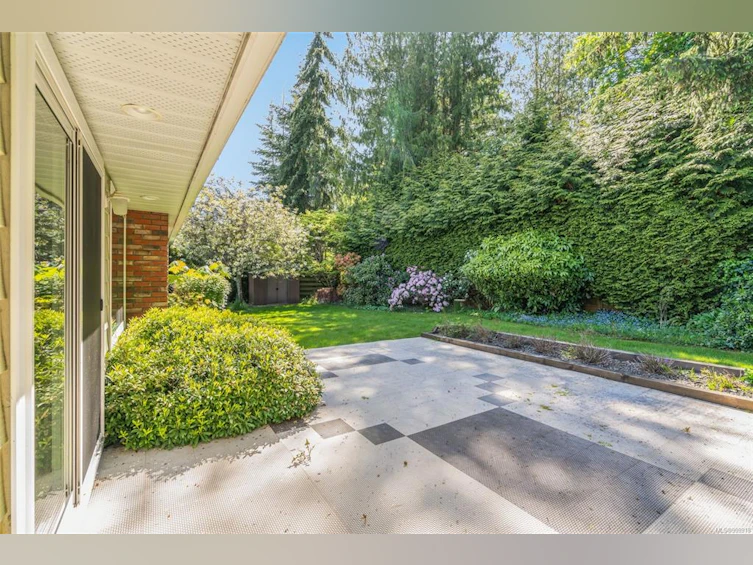 1050 Mallard Place, Qualicum Beach, BC, V9K 1S7 - 12