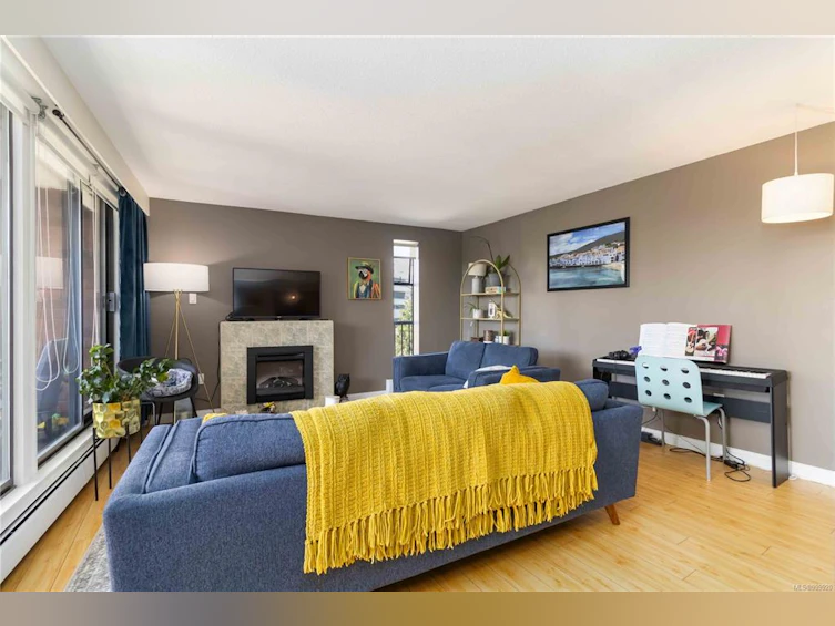 301-777 Blanshard Street, Victoria, BC, V8W 2G9 - 5
