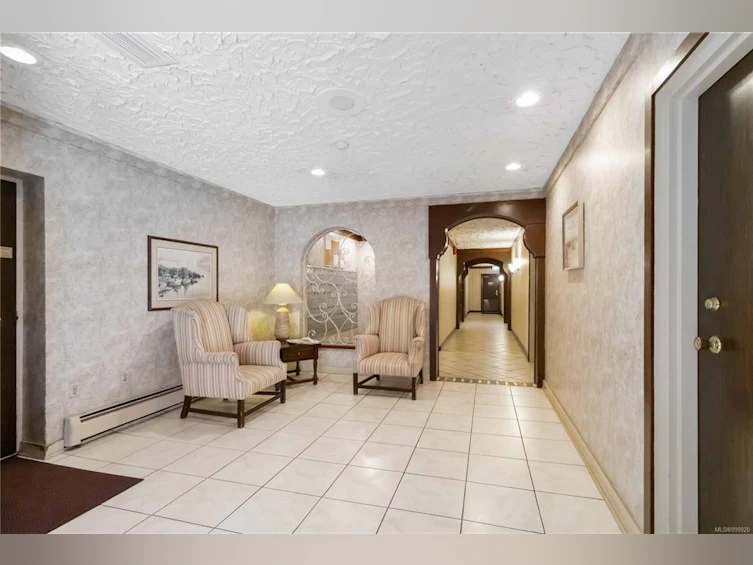 301-777 Blanshard Street, Victoria, BC, V8W 2G9 - 32