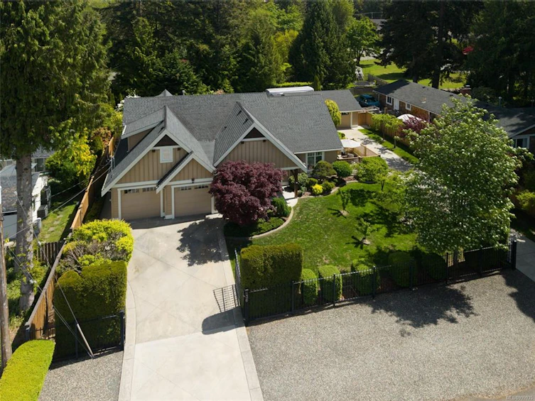 636 Maple Street, Qualicum Beach, BC, V9K 1J3 - 69