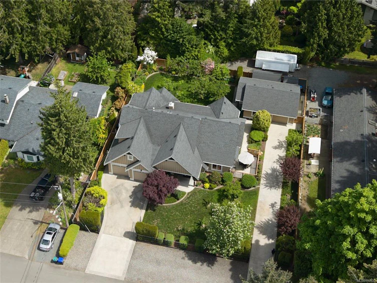 636 Maple Street, Qualicum Beach, BC, V9K 1J3 - 3