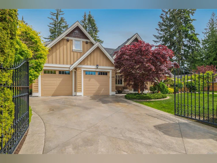 636 Maple Street, Qualicum Beach, BC, V9K 1J3 - 2