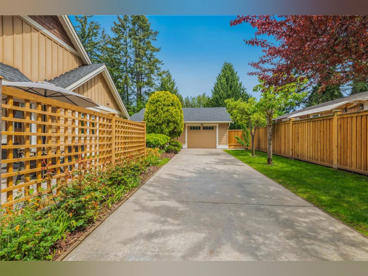 636 Maple Street, Qualicum Beach, BC, V9K 1J3 - 56