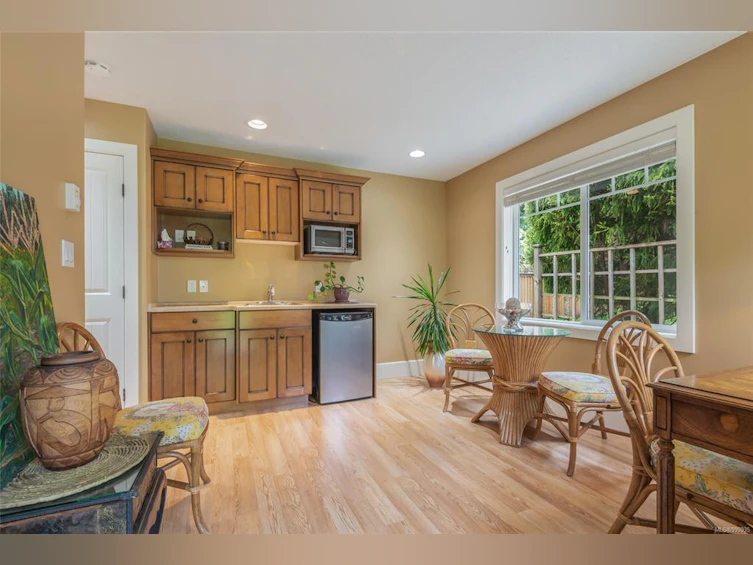 636 Maple Street, Qualicum Beach, BC, V9K 1J3 - 43