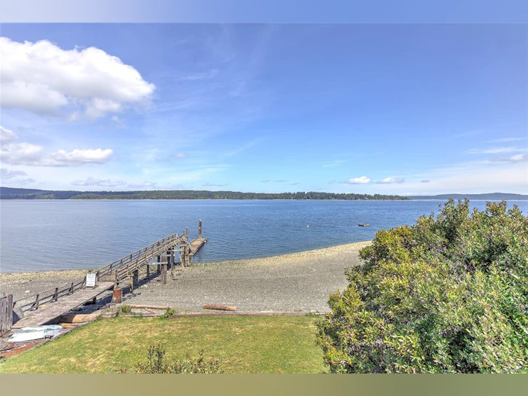 375/377 Chemainus Road, Ladysmith, BC, V9L 1A8 - 2
