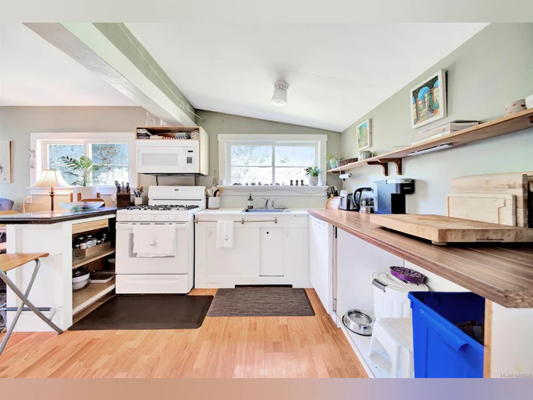 6931 W Island Highway, Bowser/Deep Bay, BC, V0R 1G0 - 27
