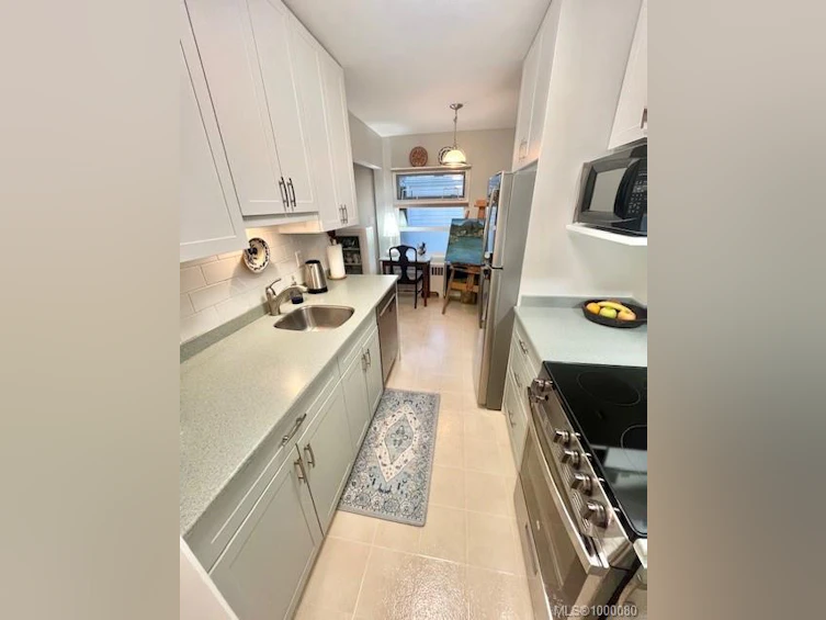 101-2660 Currie Road, Oak Bay, BC, V8S 3C1 - 11