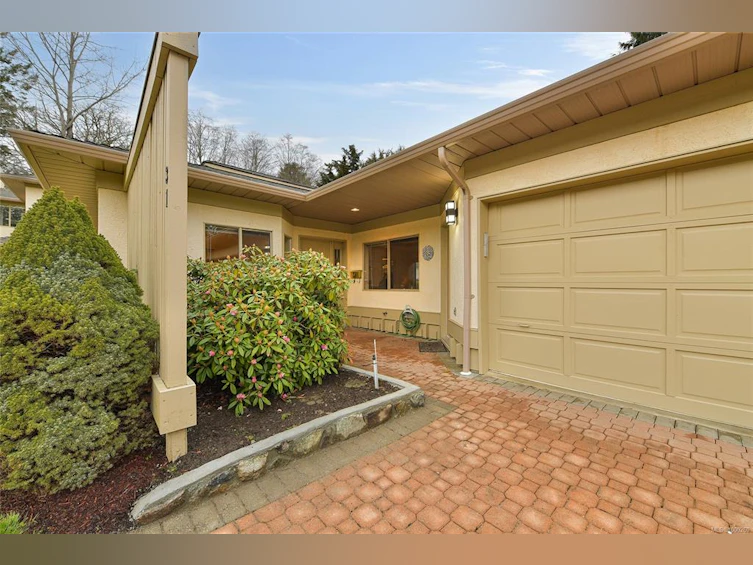 31-4701 Lochside Drive, Saanich, BC, V8Y 3E2 - 42