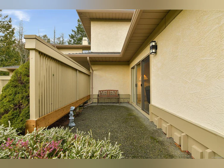 31-4701 Lochside Drive, Saanich, BC, V8Y 3E2 - 38