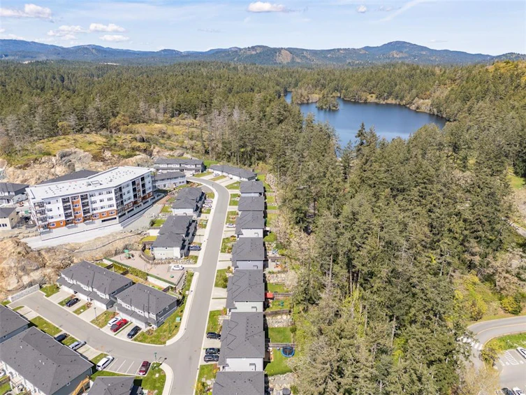 1931 West Park Lane, View Royal, BC, V9B 3R9 - 44