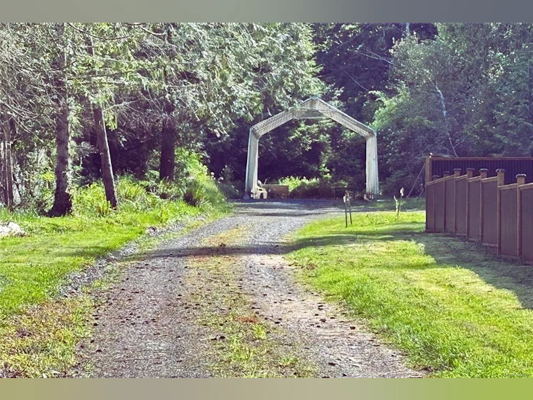 6662 W Island Highway, Bowser/Deep Bay, BC, V0R 1G0 - 6