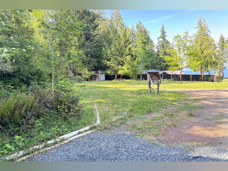 6662 W Island Highway, Bowser/Deep Bay, BC, V0R 1G0 - 7