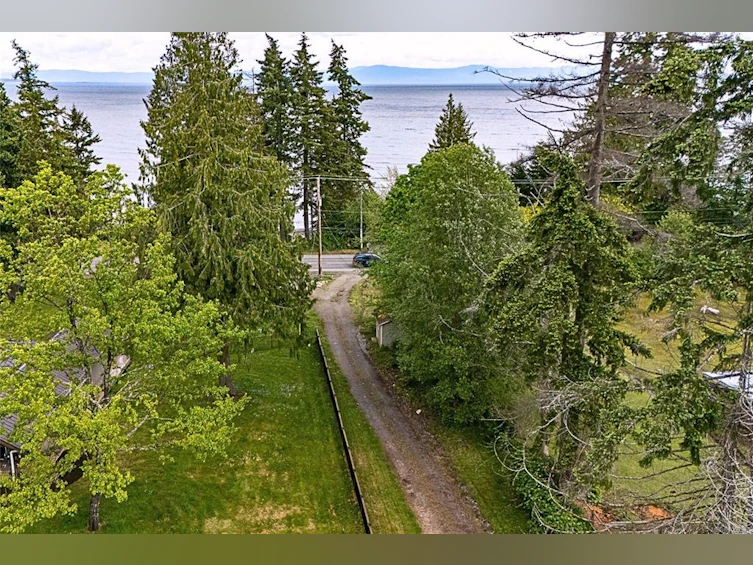 6662 W Island Highway, Bowser/Deep Bay, BC, V0R 1G0 - 29