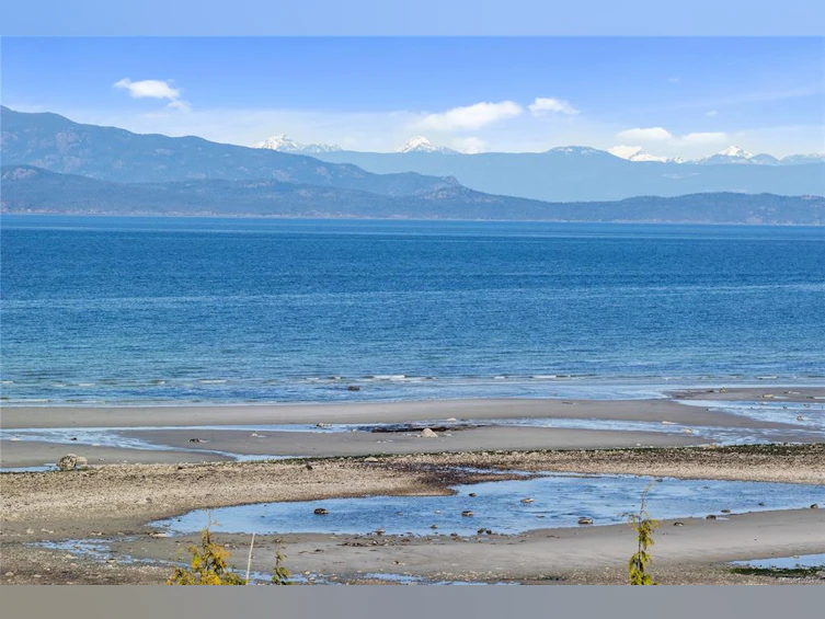 927 Bluffs Drive, Qualicum Beach, BC, V9K 0A2 - 5
