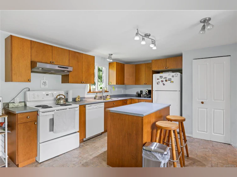 2135 Sun King Road, Coombs, BC, V0R 1M0 - 33