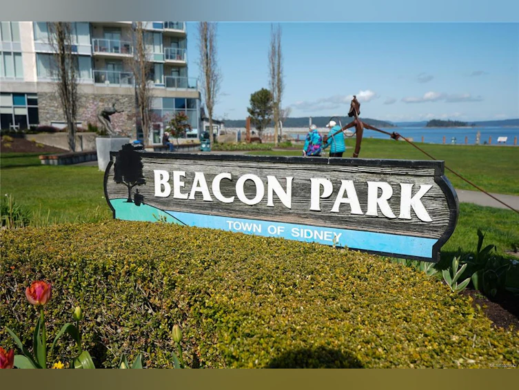 501-9805 Second Street, Sidney, BC, V8L 4T9 - 23