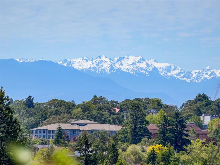 1531 Knight Avenue, Saanich, BC, V8P 1K8 - 2