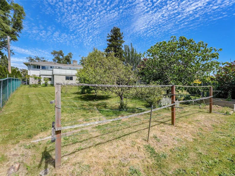 1531 Knight Avenue, Saanich, BC, V8P 1K8 - 22