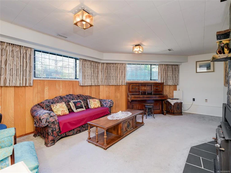 1531 Knight Avenue, Saanich, BC, V8P 1K8 - 15