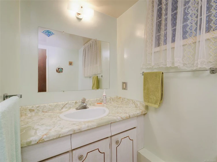 1531 Knight Avenue, Saanich, BC, V8P 1K8 - 13