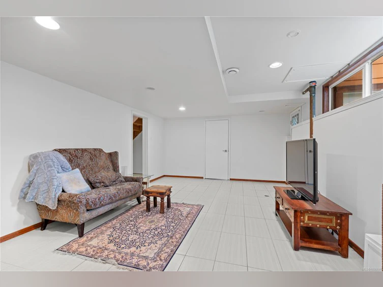 815 Elrick Place, Esquimalt, BC, V9A 4T2 - 28