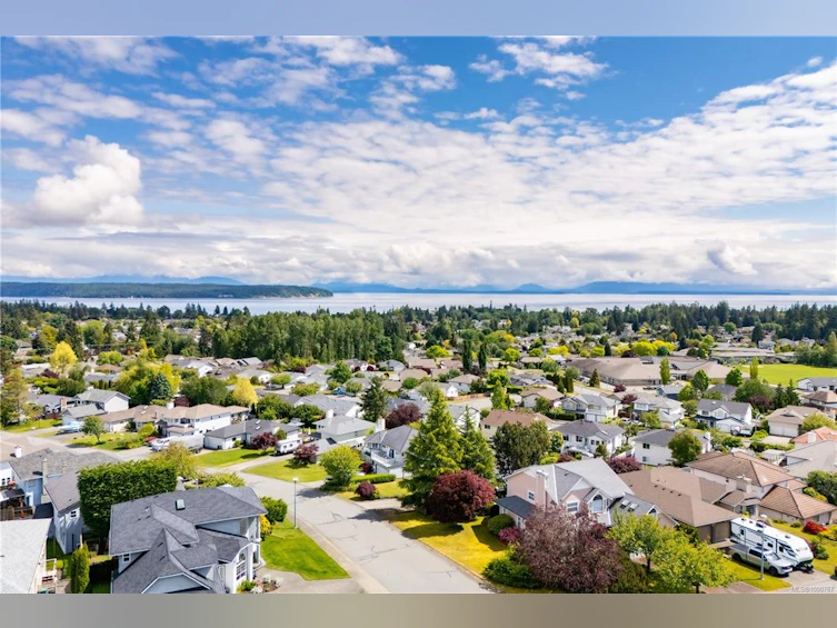 733 Bowen Drive, Campbell River, BC, V9H 1S2 - 2
