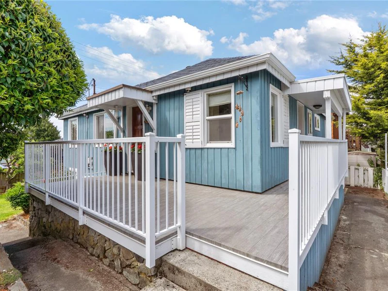 504 Sturdee Street, Esquimalt BC V9A 6R3