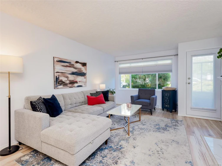 112-3931 Shelbourne Street, Saanich, BC, V8P 4H9 - 3