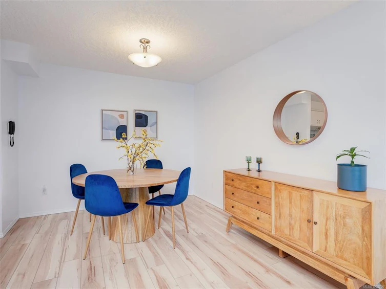 112-3931 Shelbourne Street, Saanich, BC, V8P 4H9 - 5