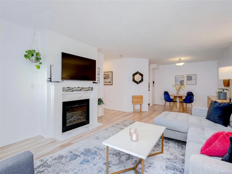 112-3931 Shelbourne Street, Saanich, BC, V8P 4H9 - 2