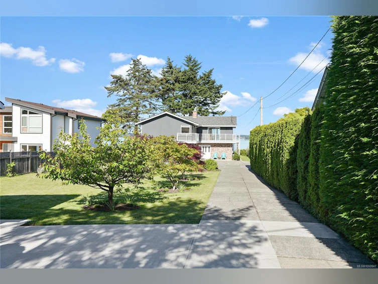 8693 Lochside Drive, North Saanich, BC, V8L 1M8 - 36