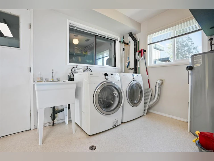 8693 Lochside Drive, North Saanich, BC, V8L 1M8 - 32