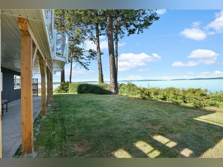 8693 Lochside Drive, North Saanich, BC, V8L 1M8 - 35