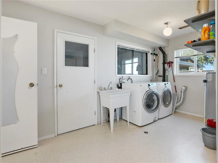 8693 Lochside Drive, North Saanich, BC, V8L 1M8 - 30
