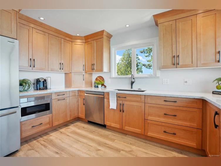 8693 Lochside Drive, North Saanich, BC, V8L 1M8 - 6